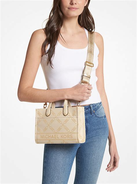 Buy Michael Kors Gigi Small Empire Signature Logo Messenger .